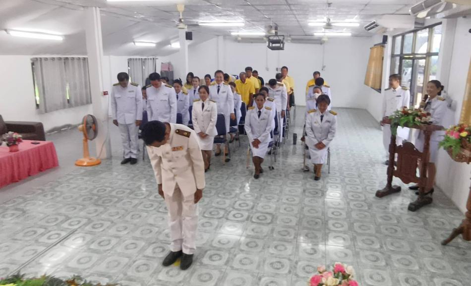 พิธีพระราชทานพระบรมฉายาลักษณ์พระบาทสมเด็จพระเจ้าอยู่หัวและพระราชินี ให้กับศูนย์พัฒนาเด็กเล็กองค์การบริหารส่วนตำบลศรีสมเด็จ ในวันที่ 29 พฤษภาคม 2567